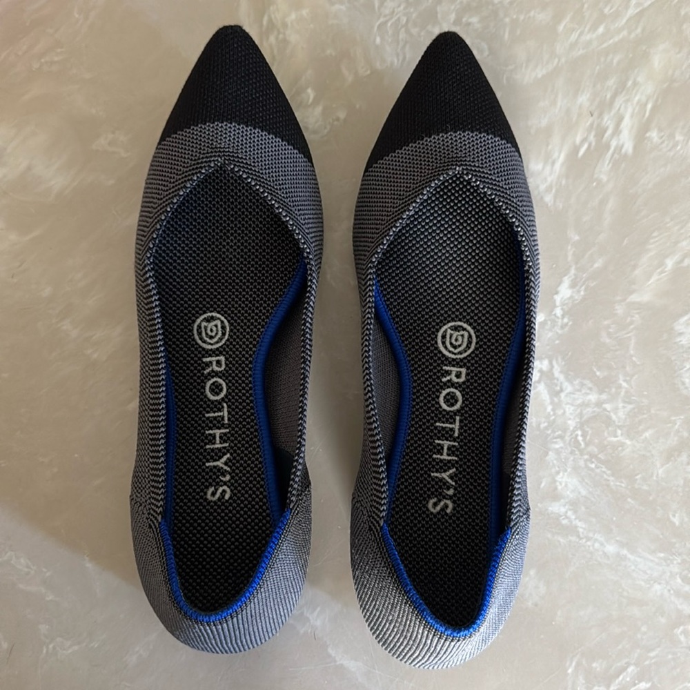 RARE rothys captoe flats